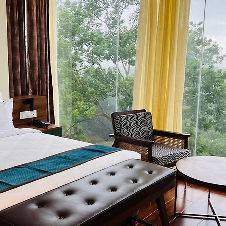The Convoy Hotel Дибругарх Экстерьер фото